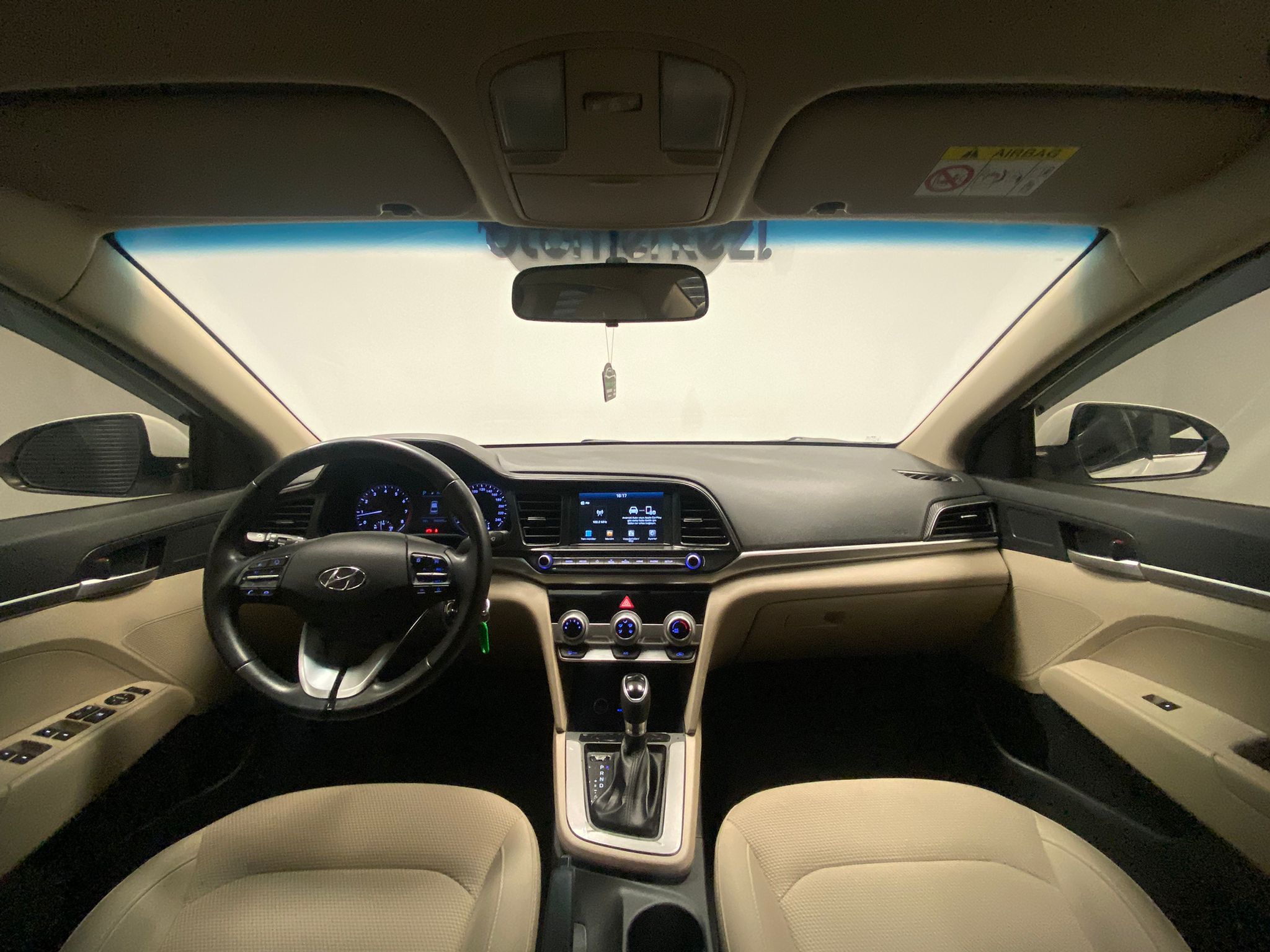 HYUNDAI ELANTRA 8
